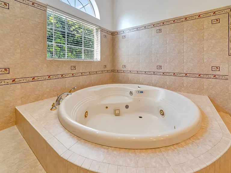 7735 Wilbur Ave — Photo 87