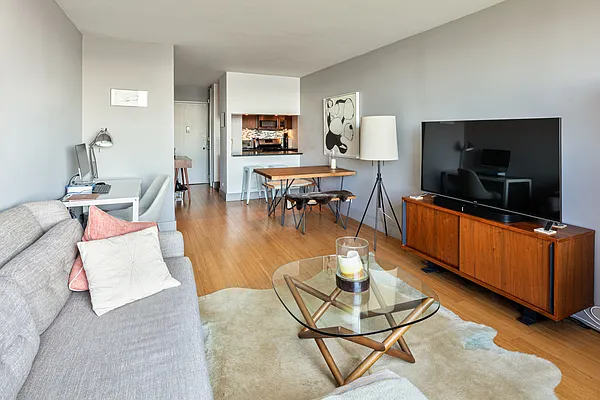 Rented by Compass | media 10