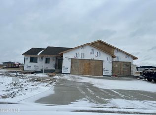 1826 Grant Dr, Watertown, SD 57201