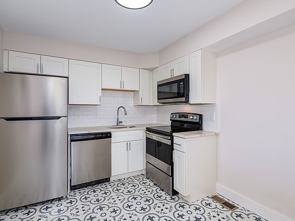 2nd image of 3735 Cambridge Ave #20A
