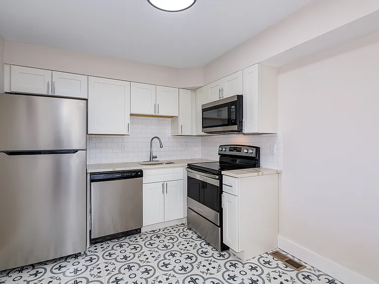 3723 Cambridge Ave #3A1 — Photo 2