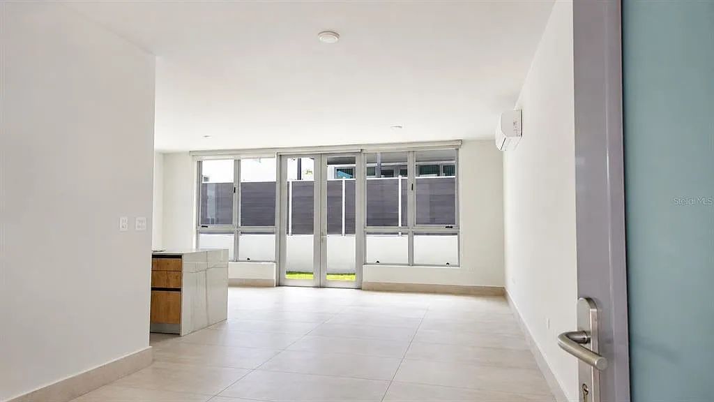 3 bed, 2.5 bath, 2000 sqft, $4,500 — Photo 2