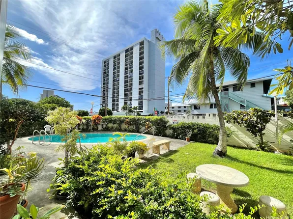 1805 Poki St APT 404, Honolulu, HI 96822