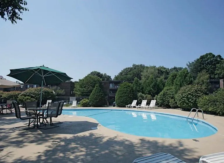 Ledgewood Court — Photo 17