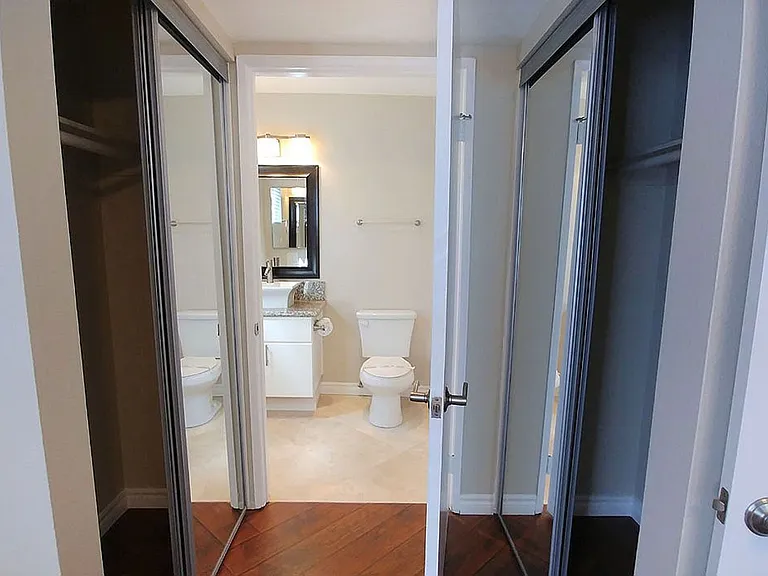 Villa De Adel Apts — Photo 186