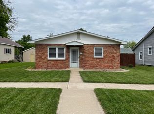 403 W Washington St, Mount Sterling, IL 62353