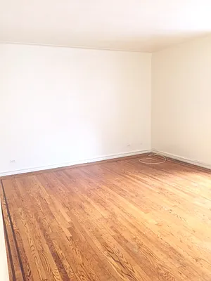 Rented by Lang Realty LLC | media 9