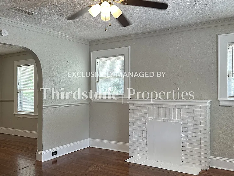 961 Dorchester St — Photo 4