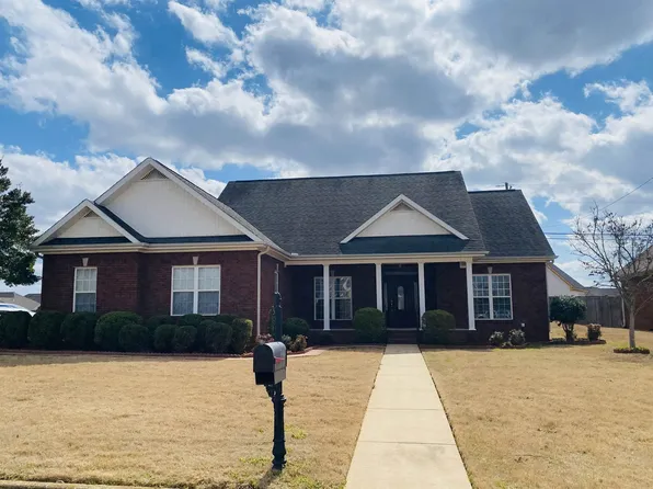 174 Cottonwood Dr, Muscle Shoals, AL 35661