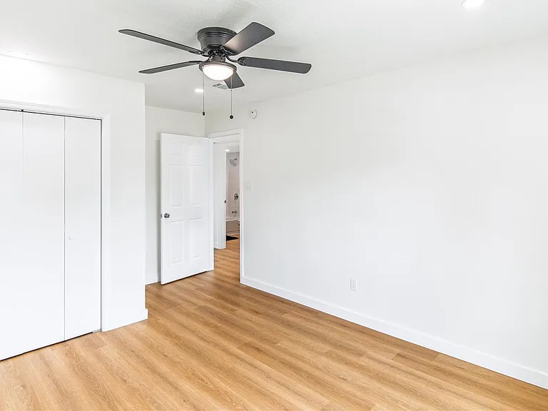 318 Willoughby Dr — Photo 20