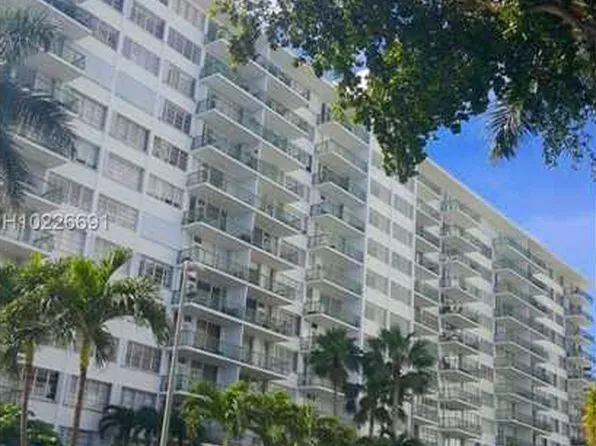 1408 Brickell Bay Dr APT 1014, Miami, FL 33131