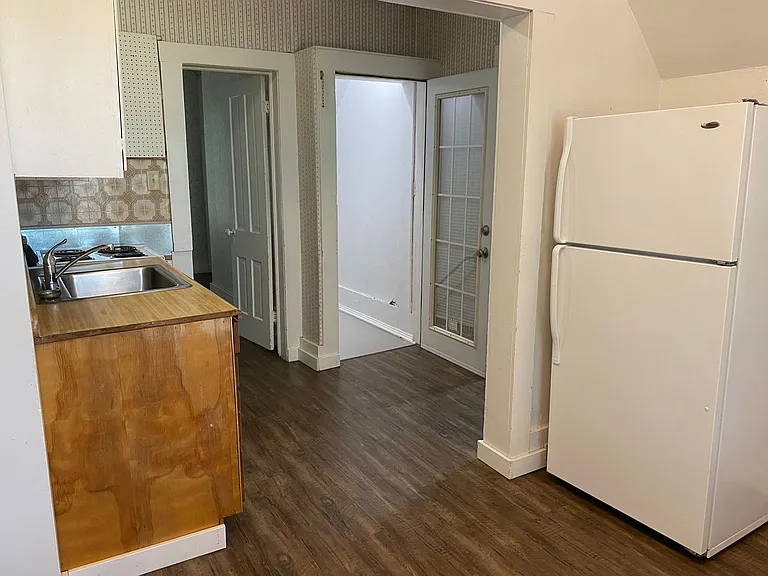 207 S Sprague St — Photo 8