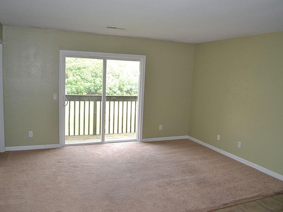 3rd image of 4346 Norman Dr SE APT 204