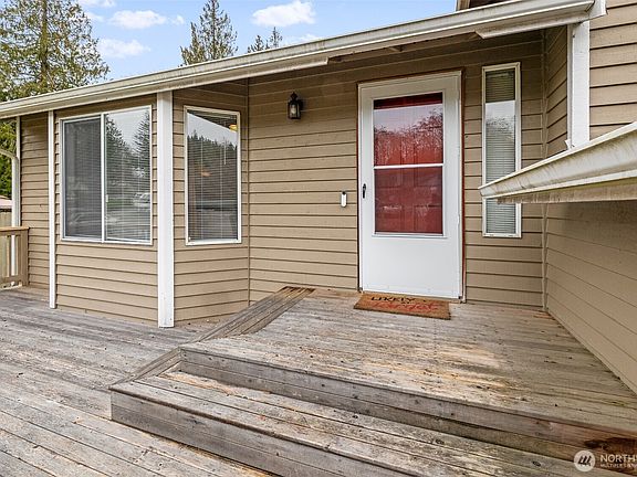 3rd image of 14610 Kestrel Place NE