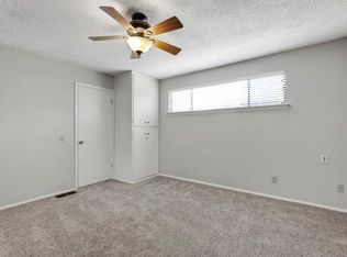 900 E Meadowmere Ln, Austin, TX 78758