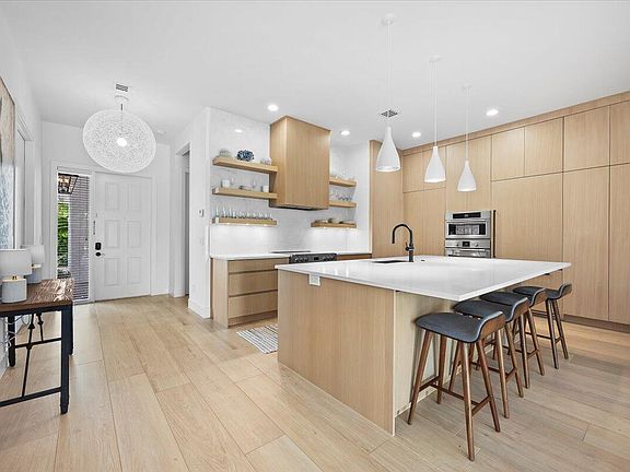 3rd image of 2951 Twin Oaks Way