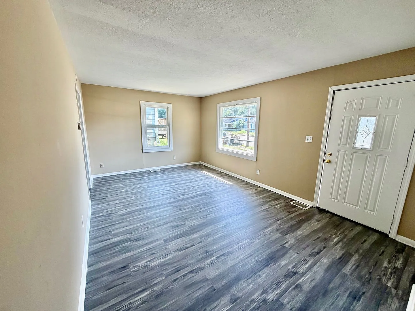 2 Bedroom House! — Photo 2