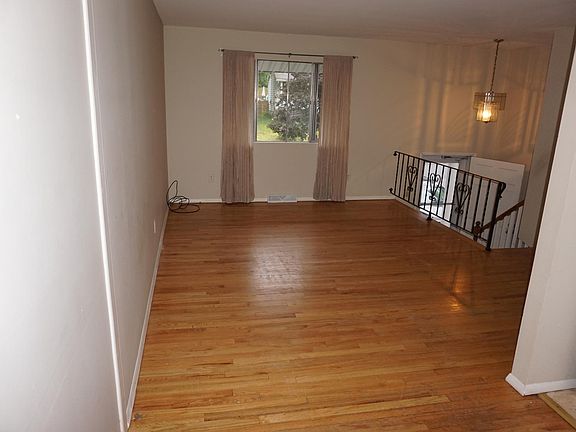 5th image of 18 Orenda Spring Dr