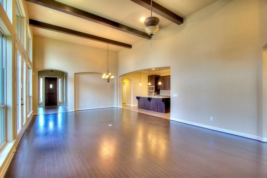 4 bed, 3.0 bath, 2583 sqft, $3,690 — Photo 3