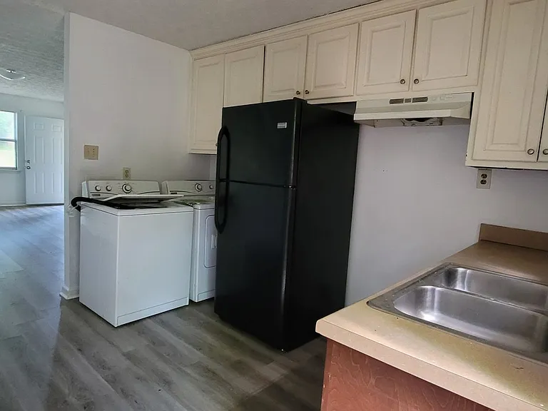 227 Franklin St — Photo 4