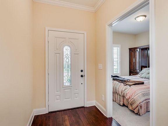 3rd image of 1040 Prestwick Ln