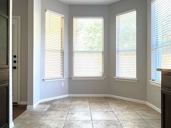 5th image of 4304 Stone Hollow Way