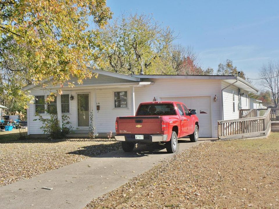 1st image of 210 Dorris Dr