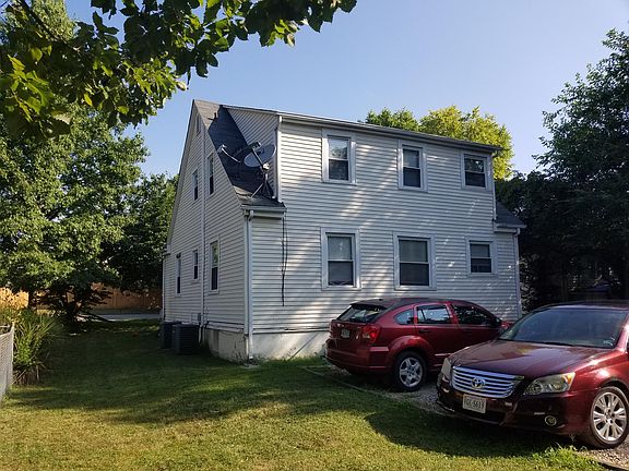 2nd image of 319 Whittaker Ave NE