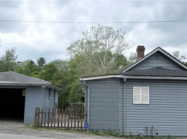 320 Beallsville Rd, Bentleyville, PA 15314