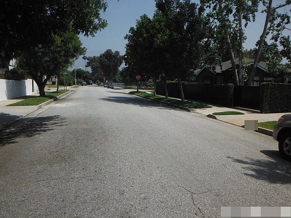 5th image of 325 S San Marino Ave
