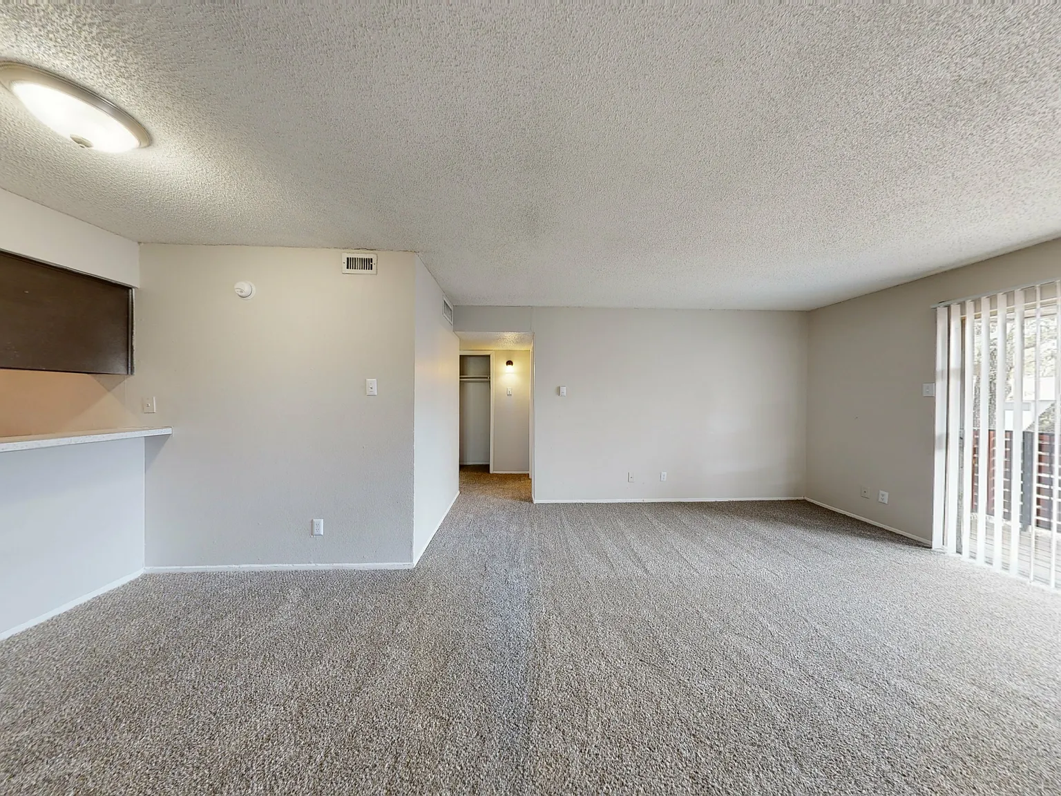 Lake Breeze Apartments — Photo 2