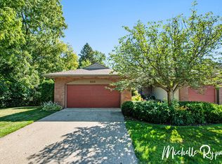 633 Spring Lane Dr, Holland, MI 49423