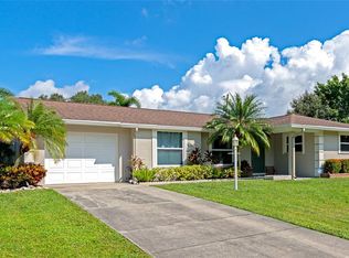 913 Danny Dr, Sarasota, FL 34243