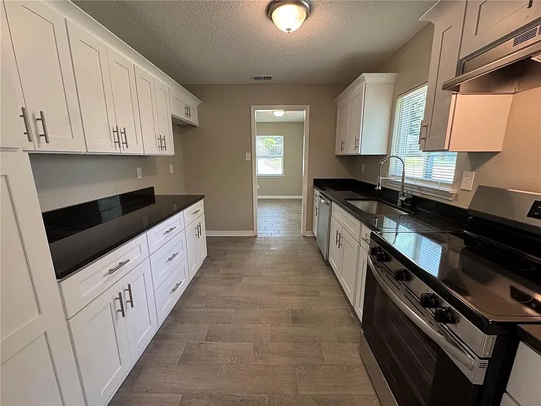 2120 Baker Rd — Photo 10