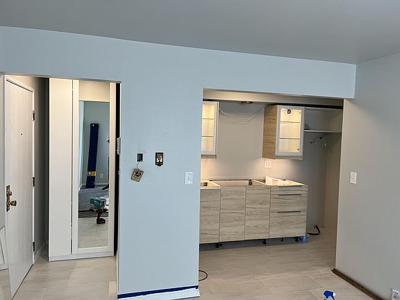 4th image of 939 E Homer St #11064779