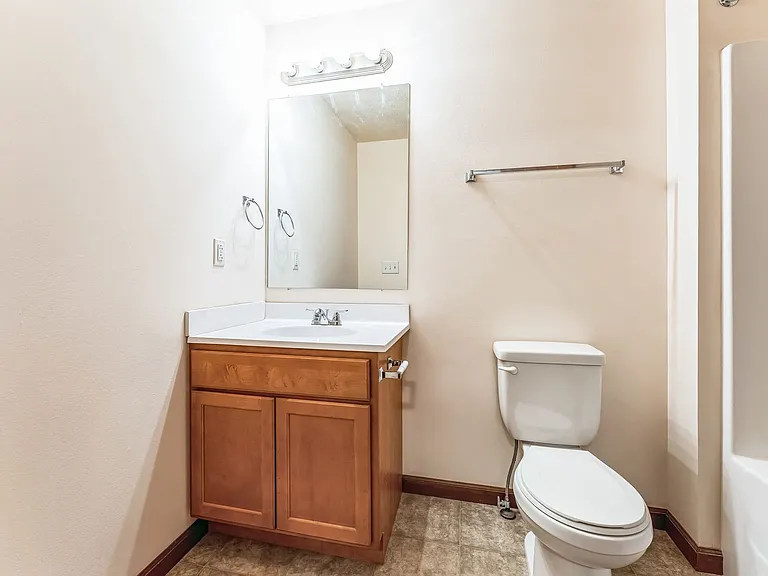 Highland Park Apartment Homes — Photo 38