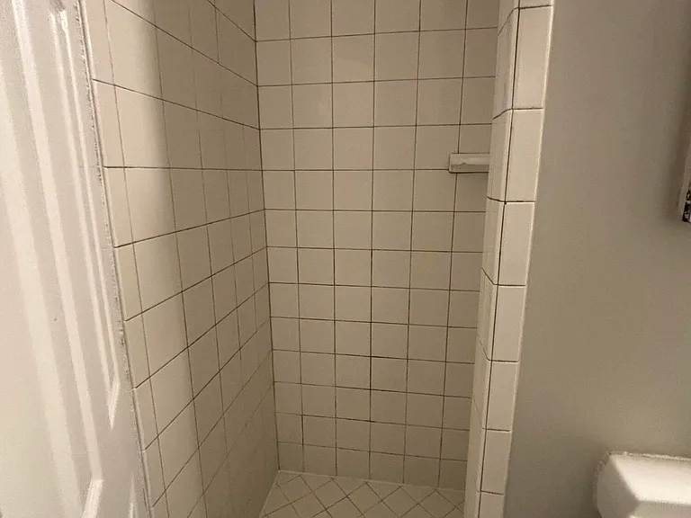2458 Leslie Cir — Photo 9