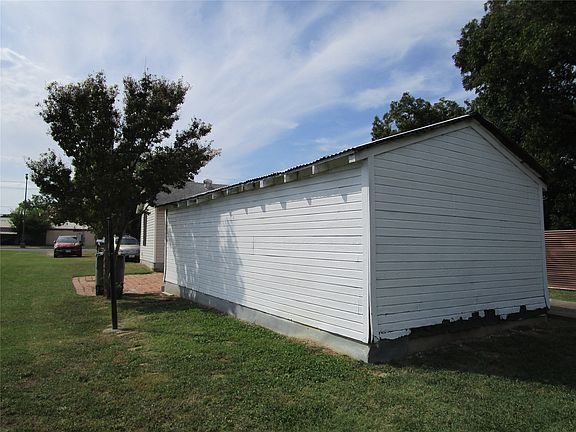 4th image of 3718 N Westmoreland Rd