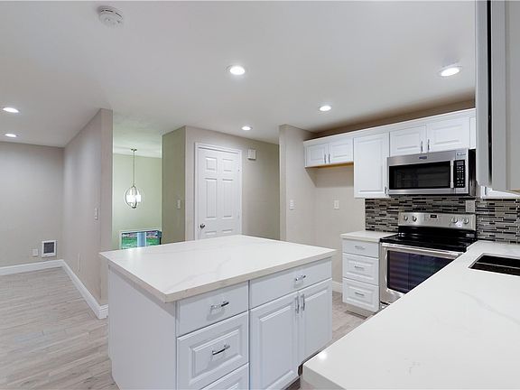 5th image of 4611 64th St E