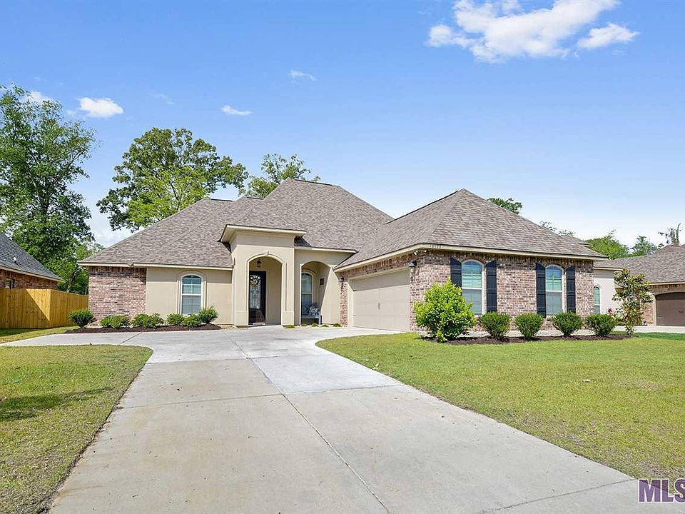 1st image of 18175 Old Trail Dr