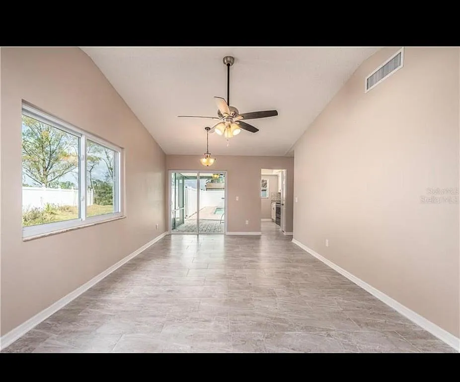 2 bed, 2.0 bath, 968 sqft, $2,400 — Photo 4