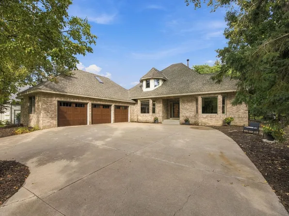 4320 Vinewood Ln N, Plymouth, MN 55442