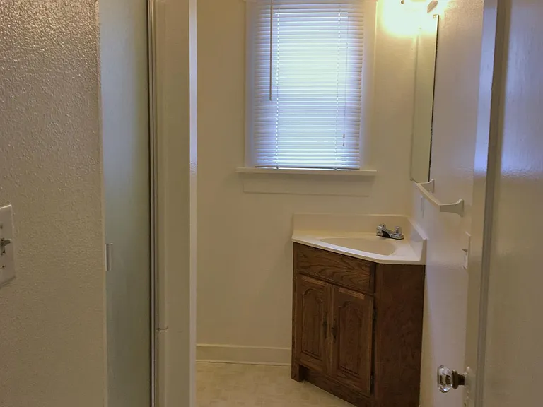 512 Monterey Ave #C — Photo 12