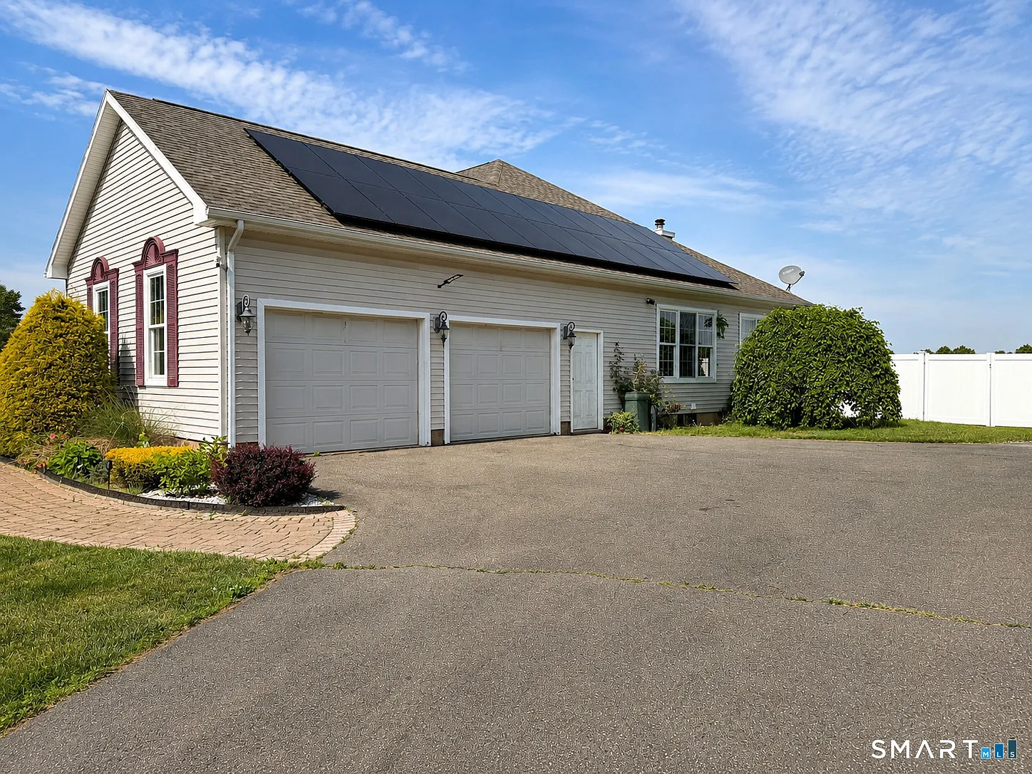 3 bed, 2263 sqft, $4,000 — Photo 3