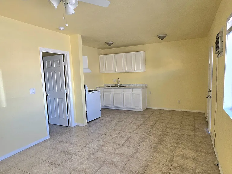 10683 San Fernando Rd — Photo 2