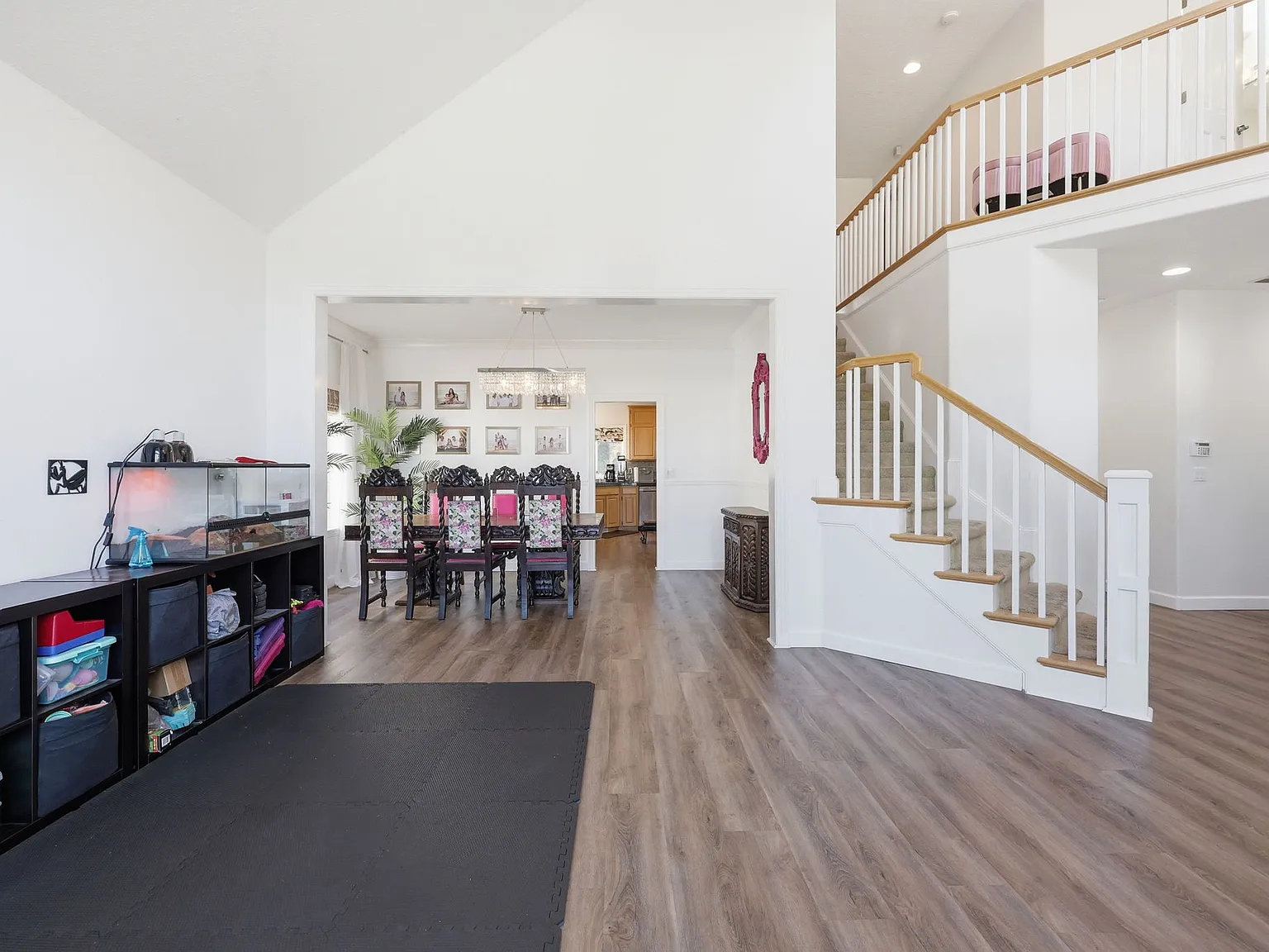 5 bed, 3100 sqft, $3,900 — Photo 3