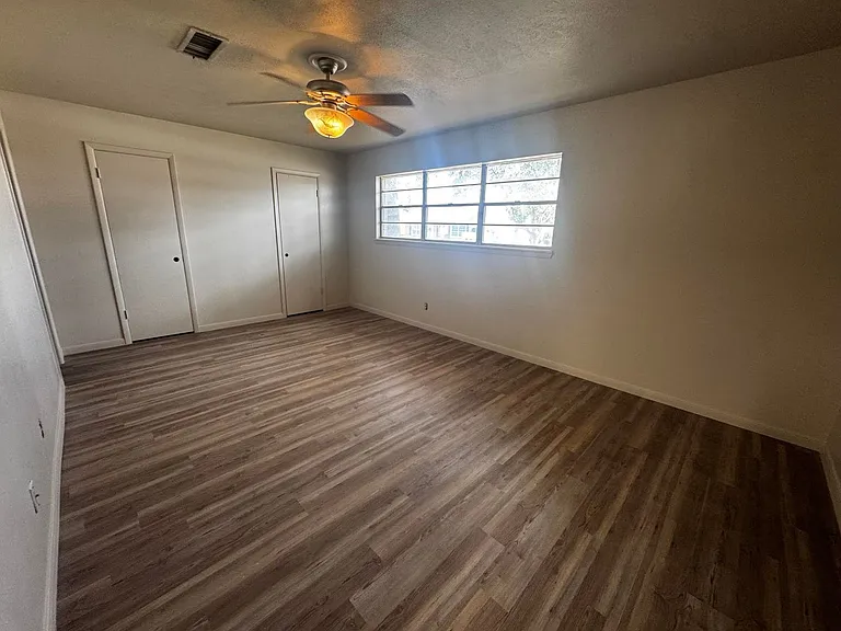 3208 Durant Dr — Photo 10