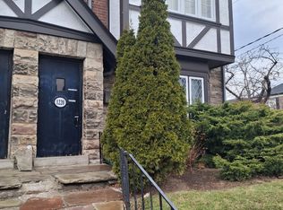 1220 Avenue Rd #1, Toronto, ON M5N2G4