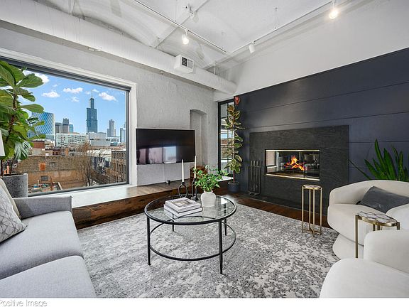 2nd image of 1161 W Madison St APT 4S