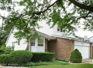 622 Dunsten Cir, Northbrook, IL 60062